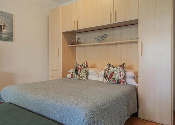 & Апартаменты